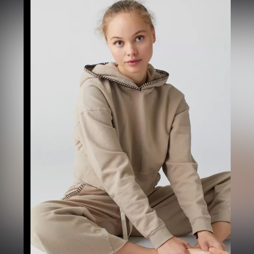 Electric & Rose Coastline Cropped Hoodie Gem